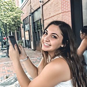 Meet your Posher, Brittnee